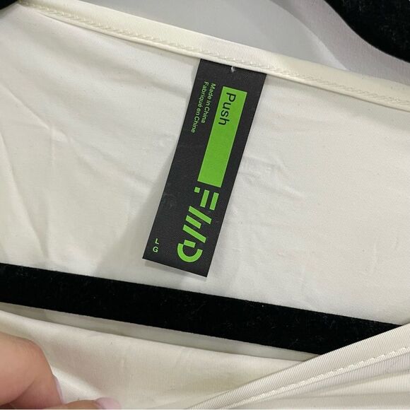 3/$25 ✺ FWD Super Soft Crop Top Large - Picture 4 of 5